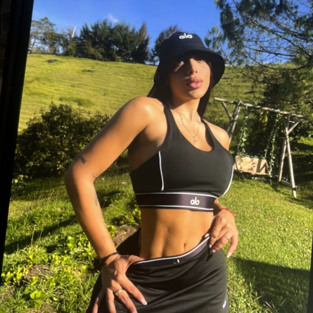 HERMOSO CONJUNTO NICOL